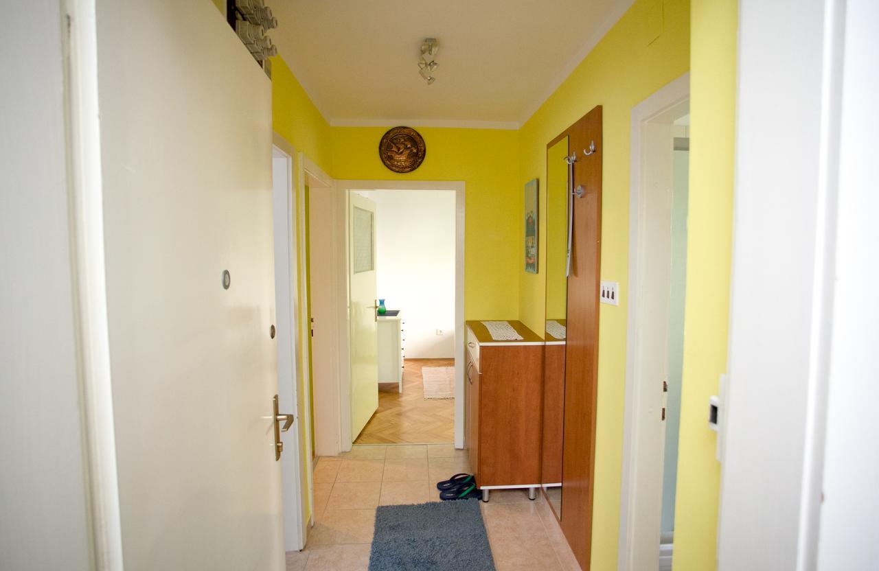 Apartment Omis Holiday Buitenkant foto