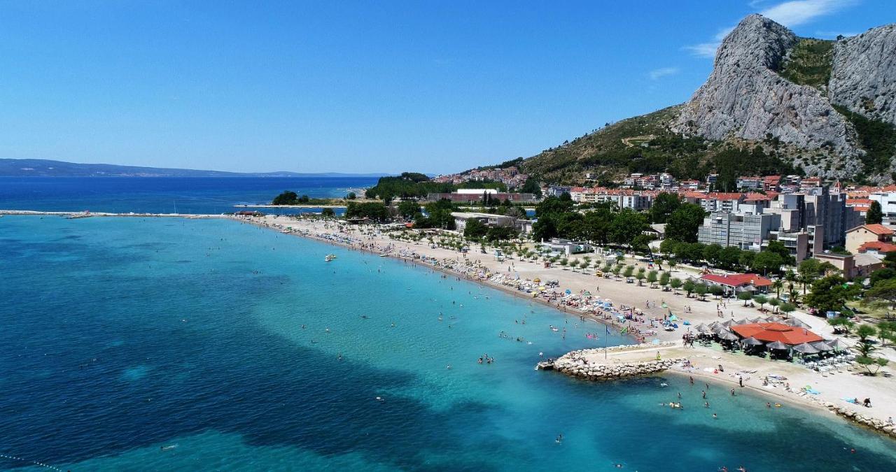 Apartment Omis Holiday Buitenkant foto