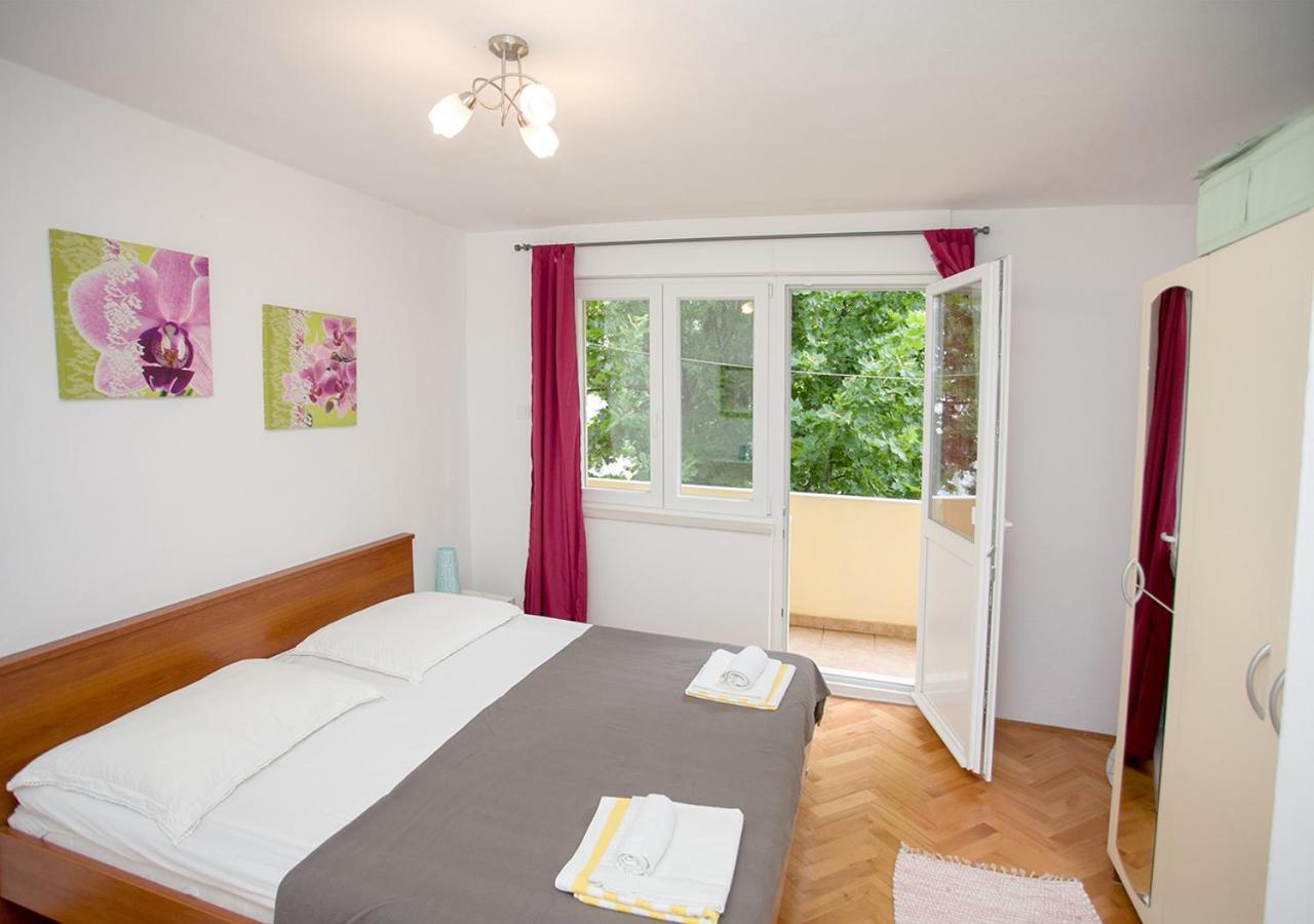 Apartment Omis Holiday Buitenkant foto